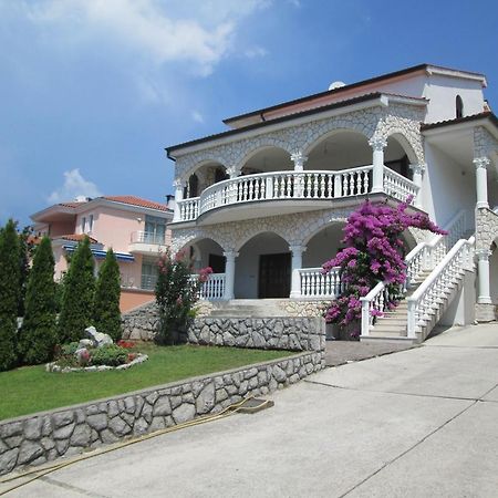 Apartments Villa Sandra Opatija Luaran gambar