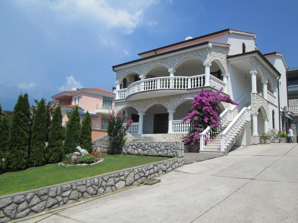 Apartments Villa Sandra Opatija Luaran gambar