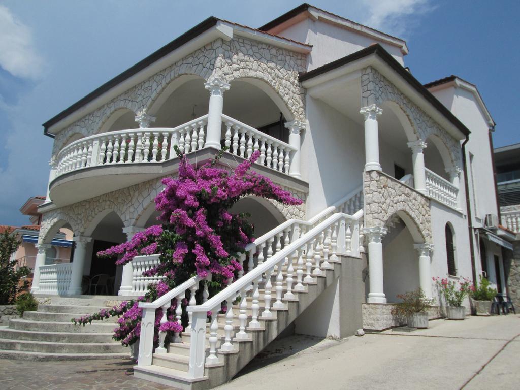 Apartments Villa Sandra Opatija Luaran gambar