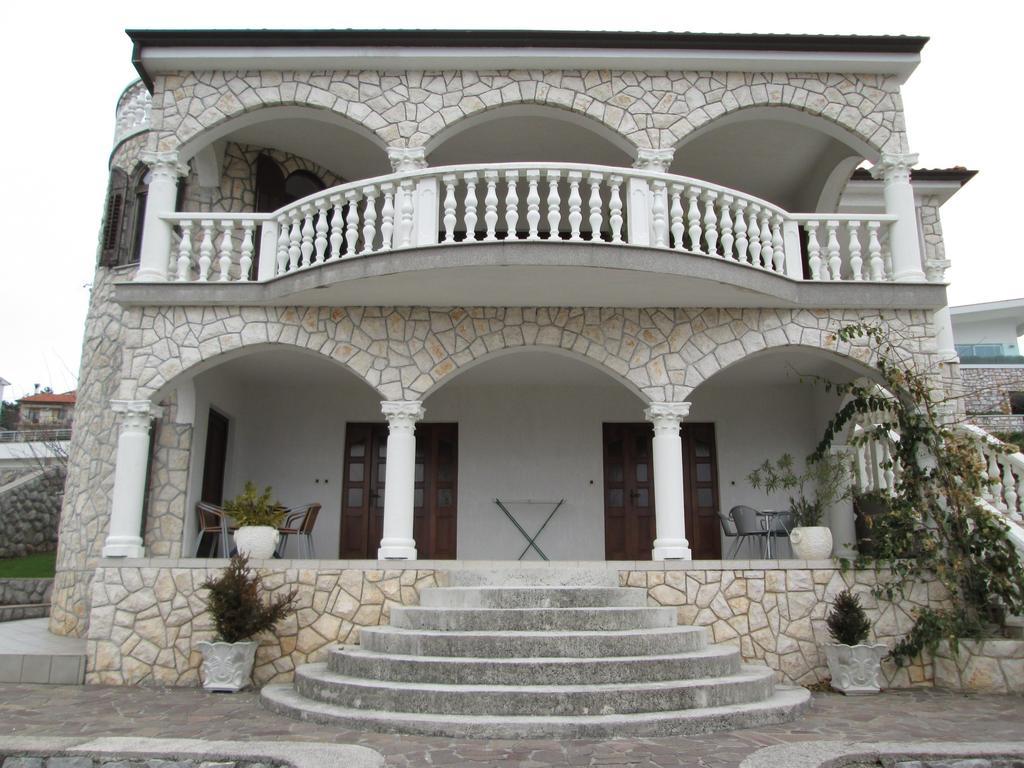 Apartments Villa Sandra Opatija Luaran gambar