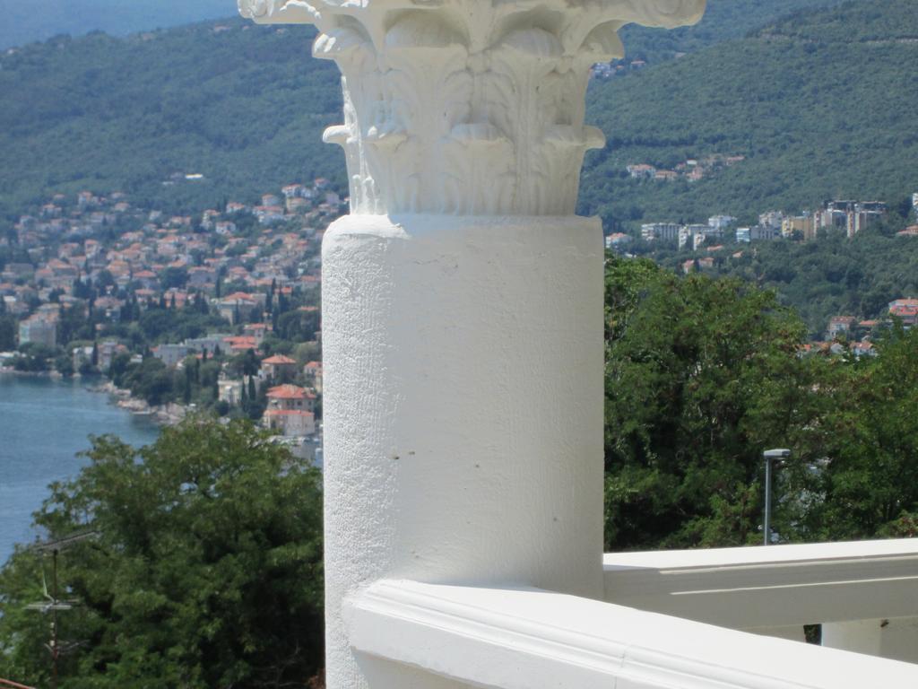 Apartments Villa Sandra Opatija Luaran gambar